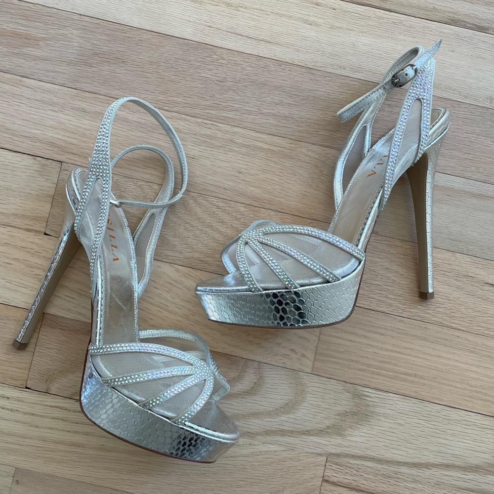 $1350 stunning Le Silla rhinestone heels platform sandals mesh crystal silver